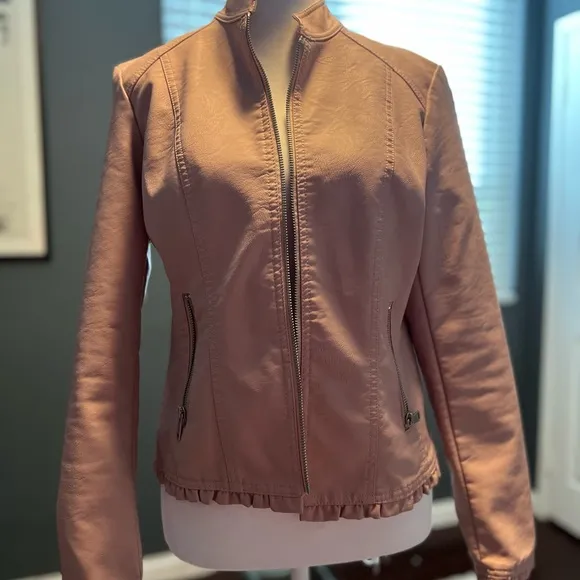 Baccini faux pink leather moto jacket in EUC. Size M