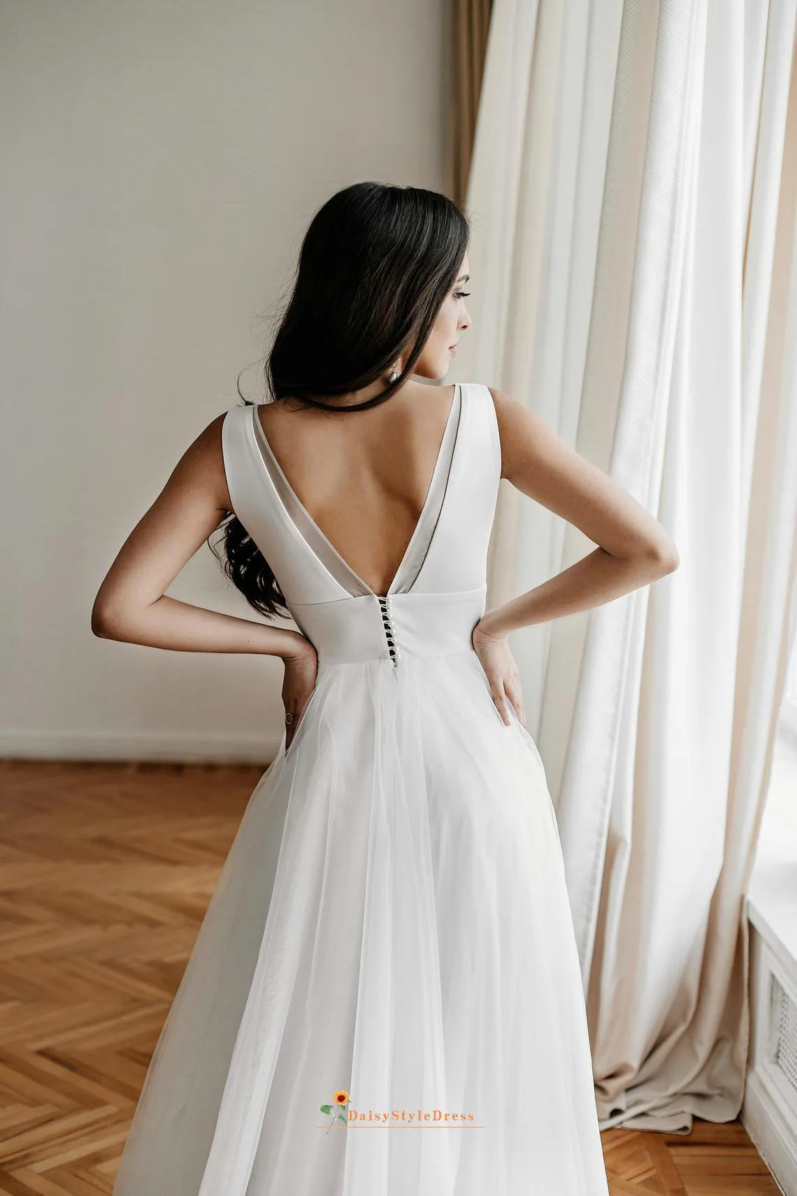 Elegant A line V-back Wedding Dress