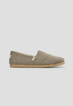 ESSENTIAL GREY