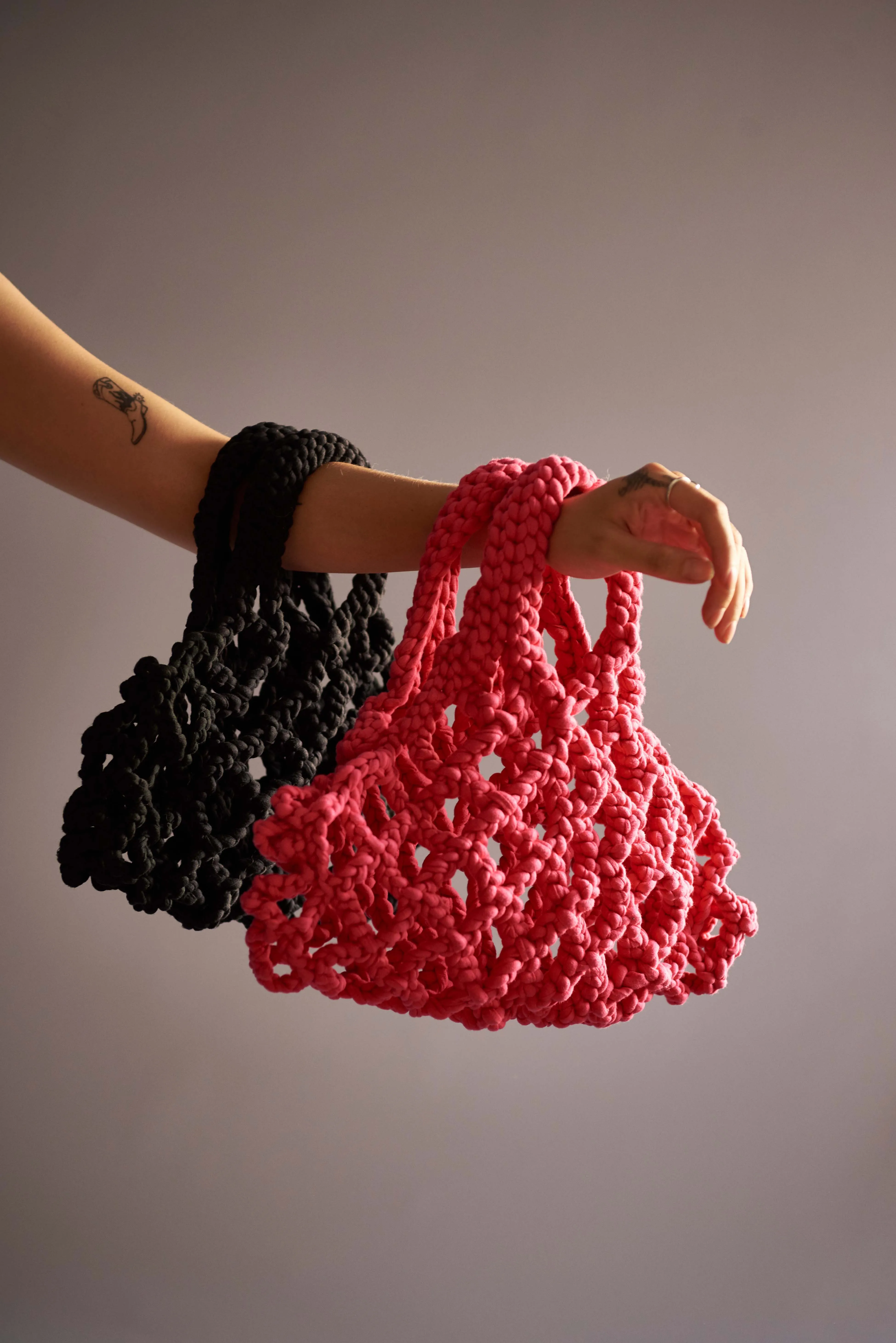 FUCSIA MACRAME BAG