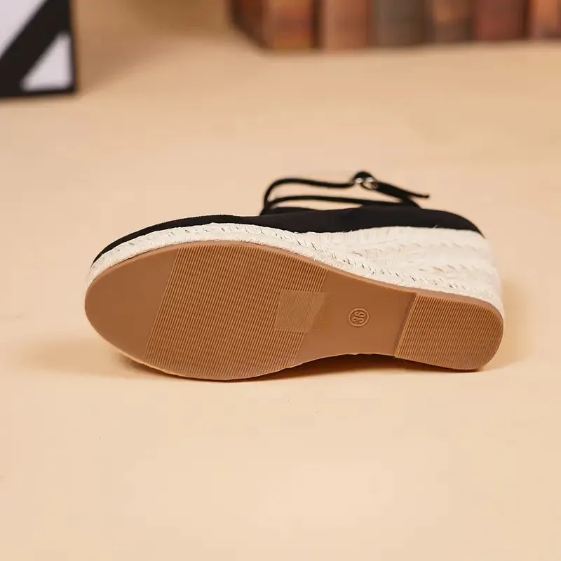 Leija – Zwarte espadrilles met sleehak en enkelbandje