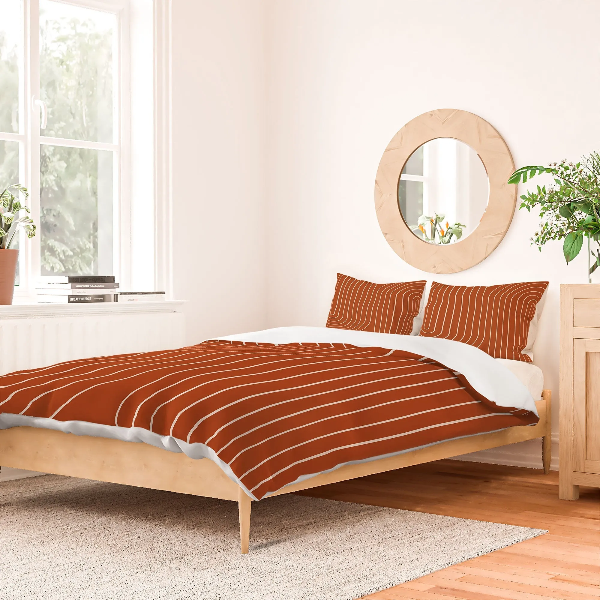 MINIMAL LINE CURVATURE CORAL DUVET / COMFORTER