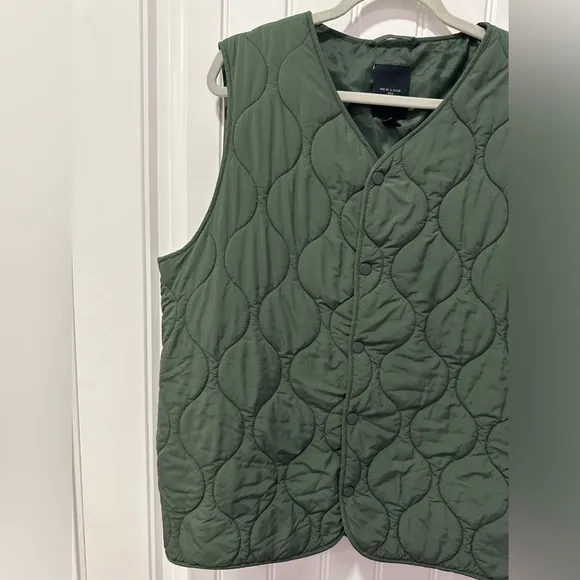 New Look | Olive Quilted Vest | Size: Medium