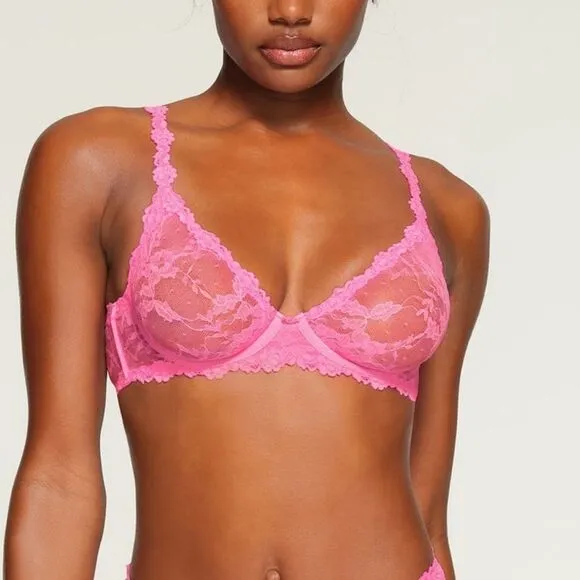 NWT SKIMS Stretch Lace Intimates Underwire Scoop Pink Sexy Lingerie Sheer Bra