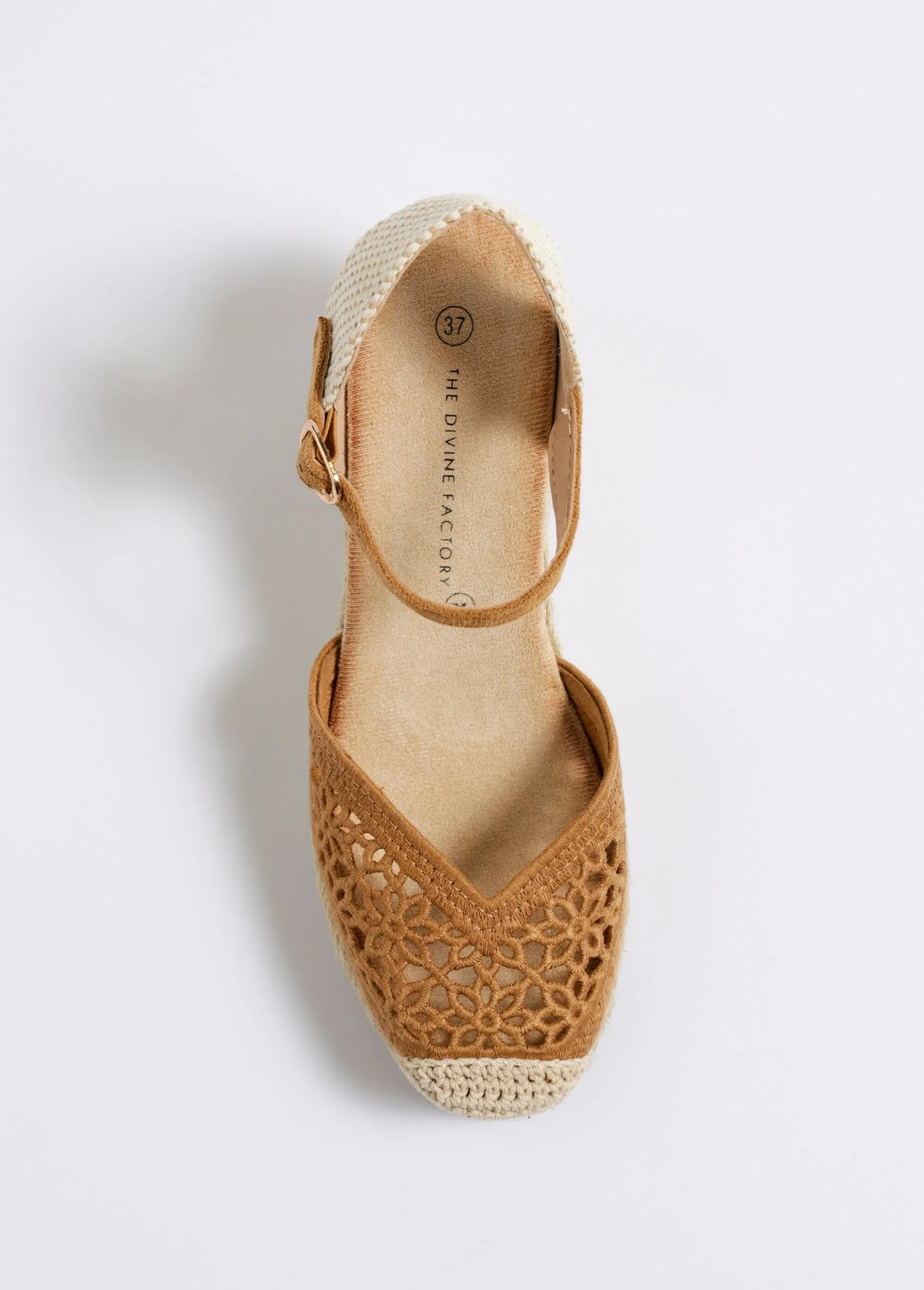 Openwork flower wedge espadrilles