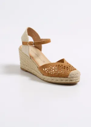 Openwork flower wedge espadrilles
