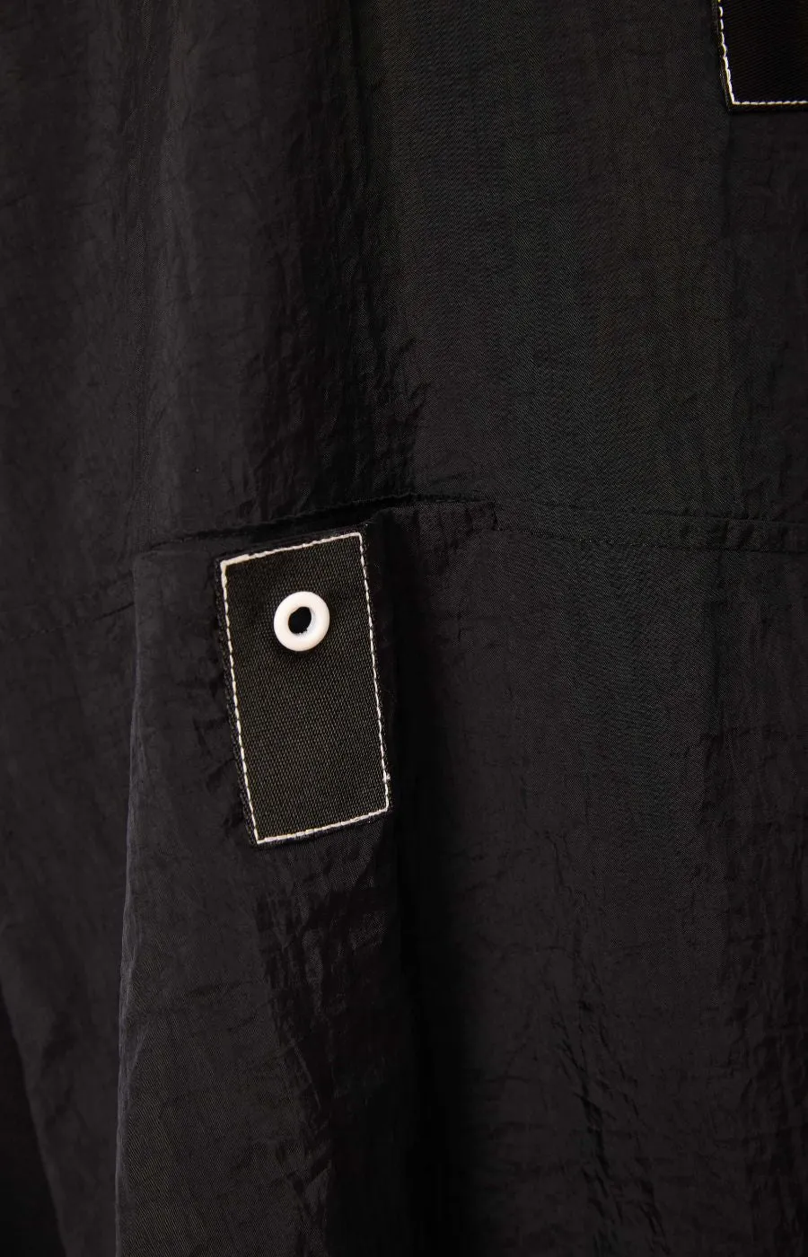 Ora Sleeveless Jacket in Black