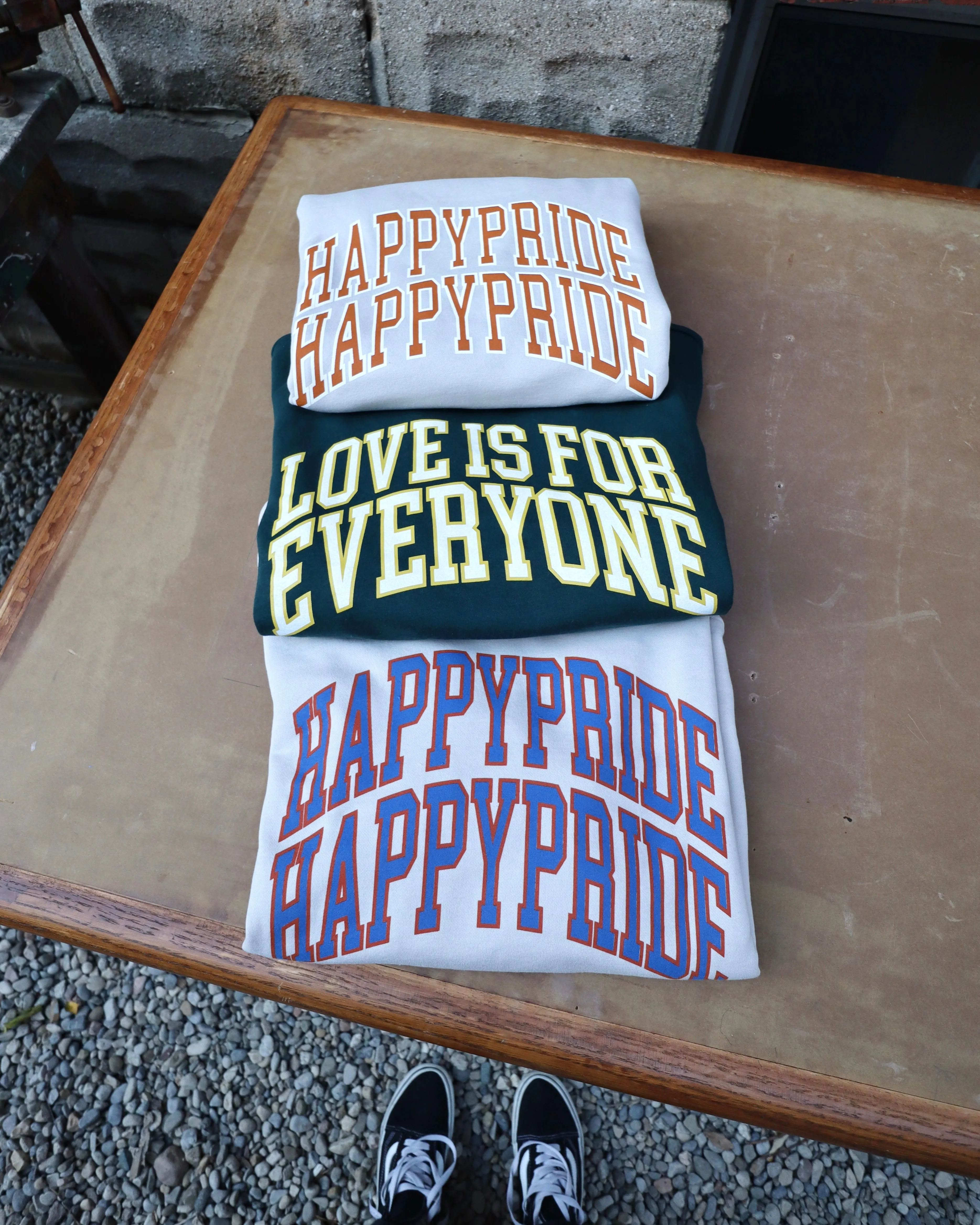 "HAPPY PRIDE" Relaxed Crewneck (VINTAGE RUST)