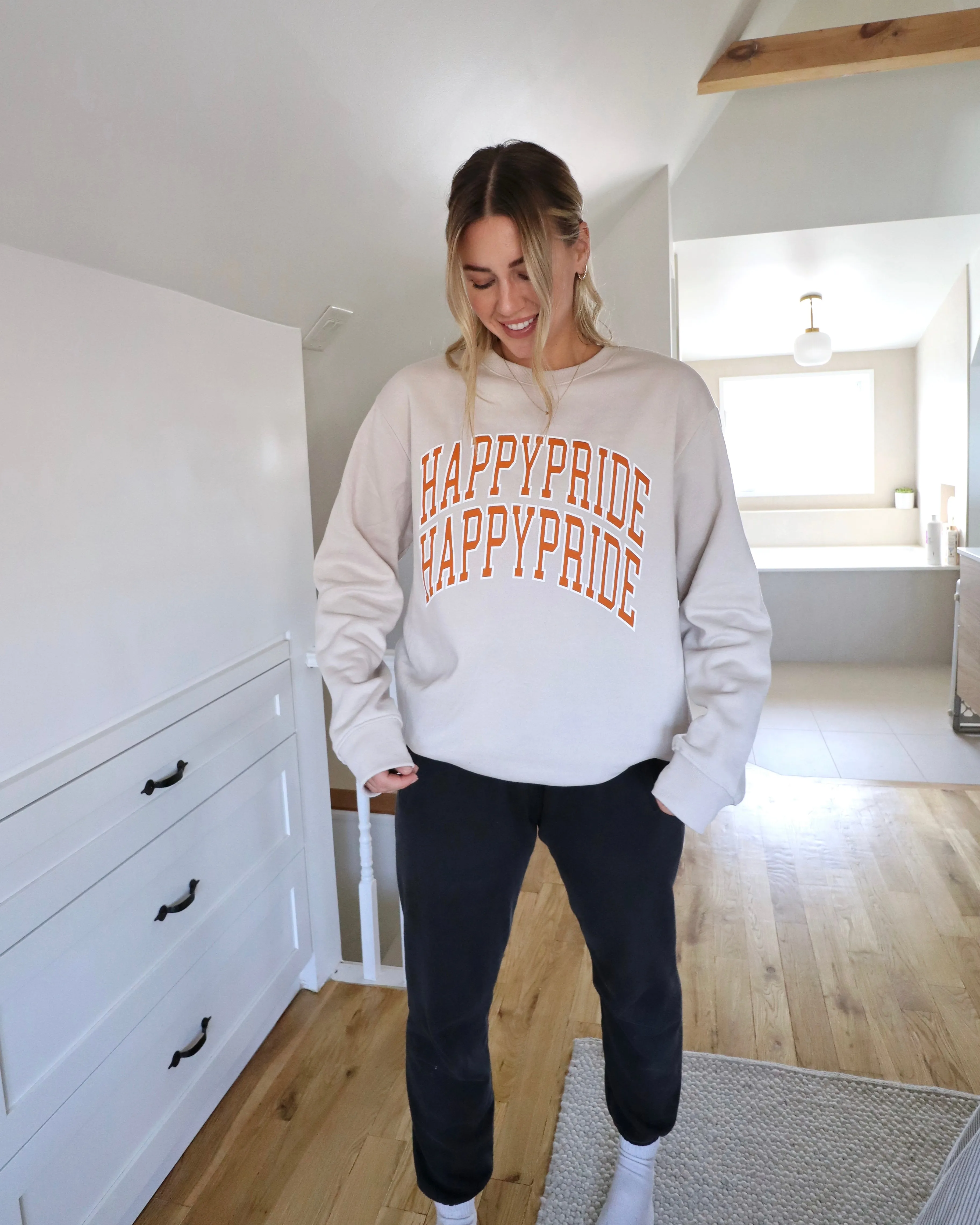"HAPPY PRIDE" Relaxed Crewneck (VINTAGE RUST)