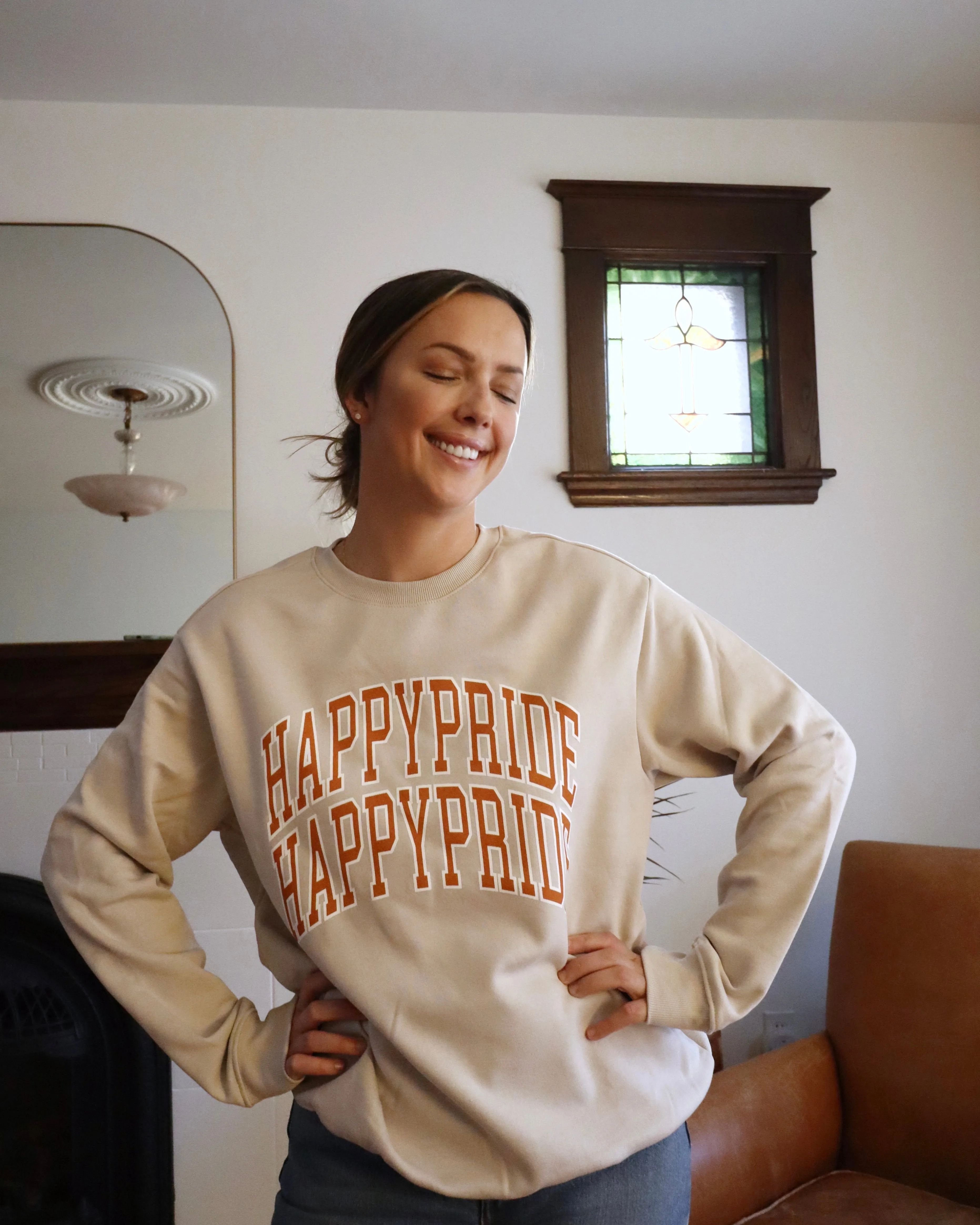 "HAPPY PRIDE" Relaxed Crewneck (VINTAGE RUST)
