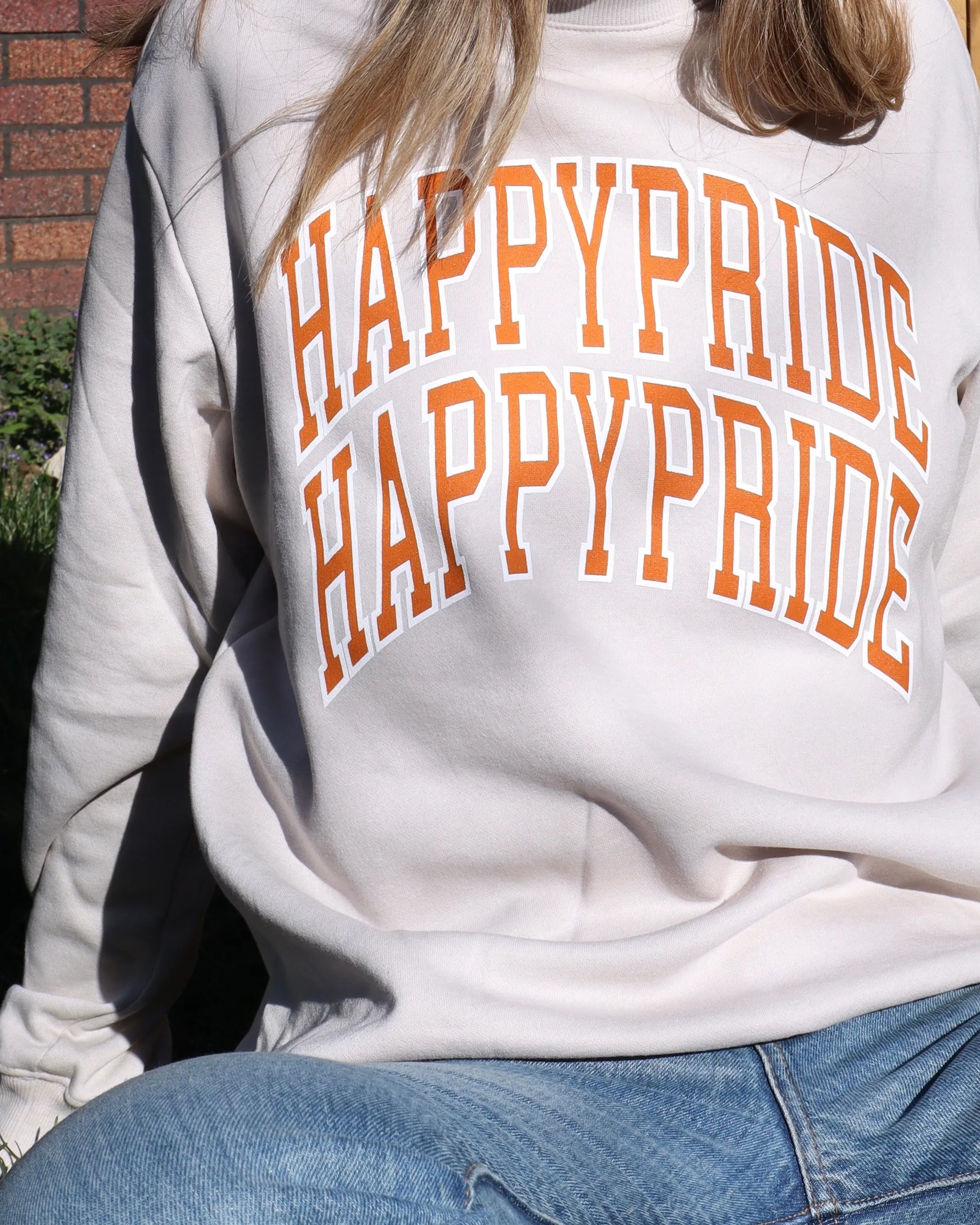 "HAPPY PRIDE" Relaxed Crewneck (VINTAGE RUST)