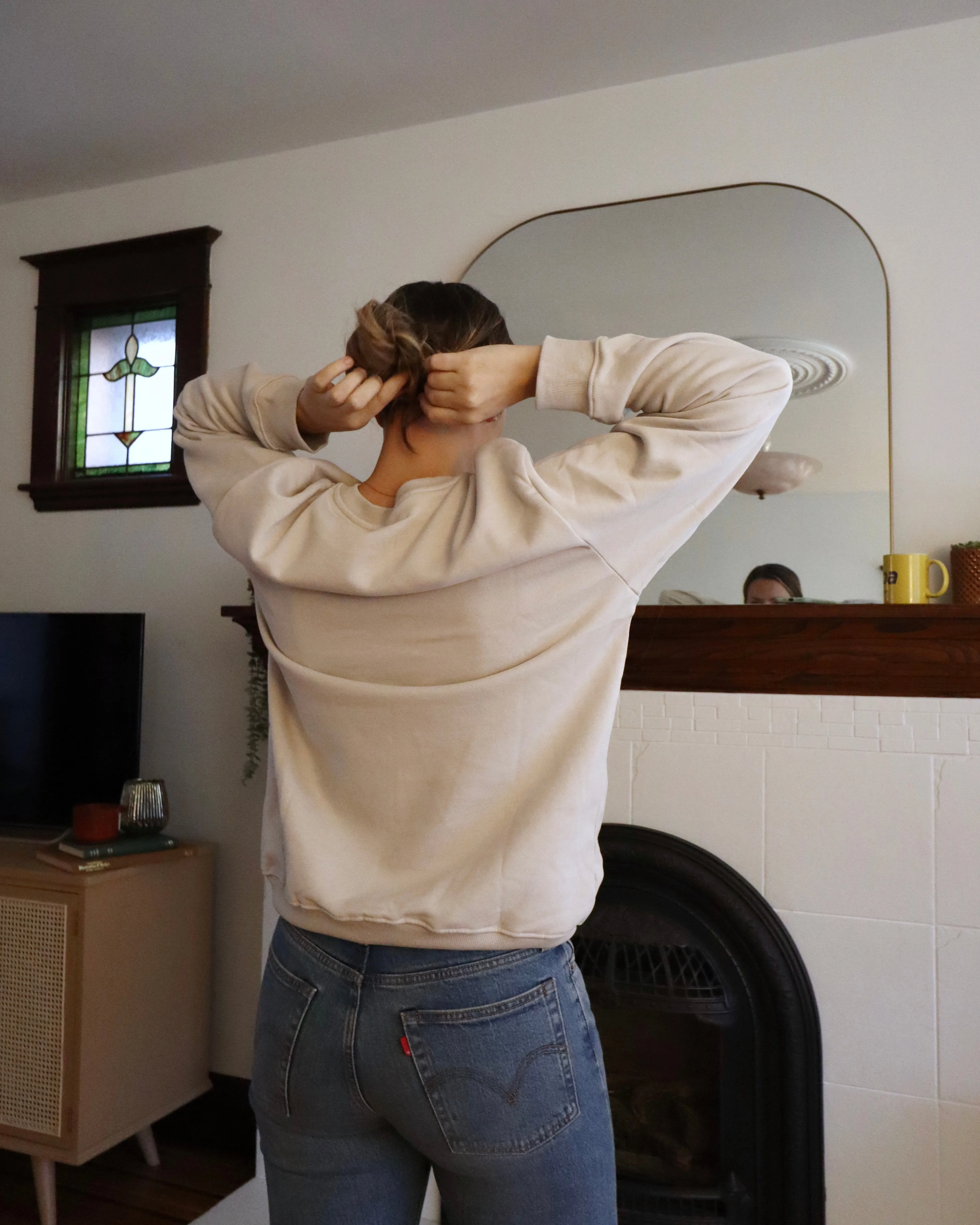 "HAPPY PRIDE" Relaxed Crewneck (VINTAGE RUST)