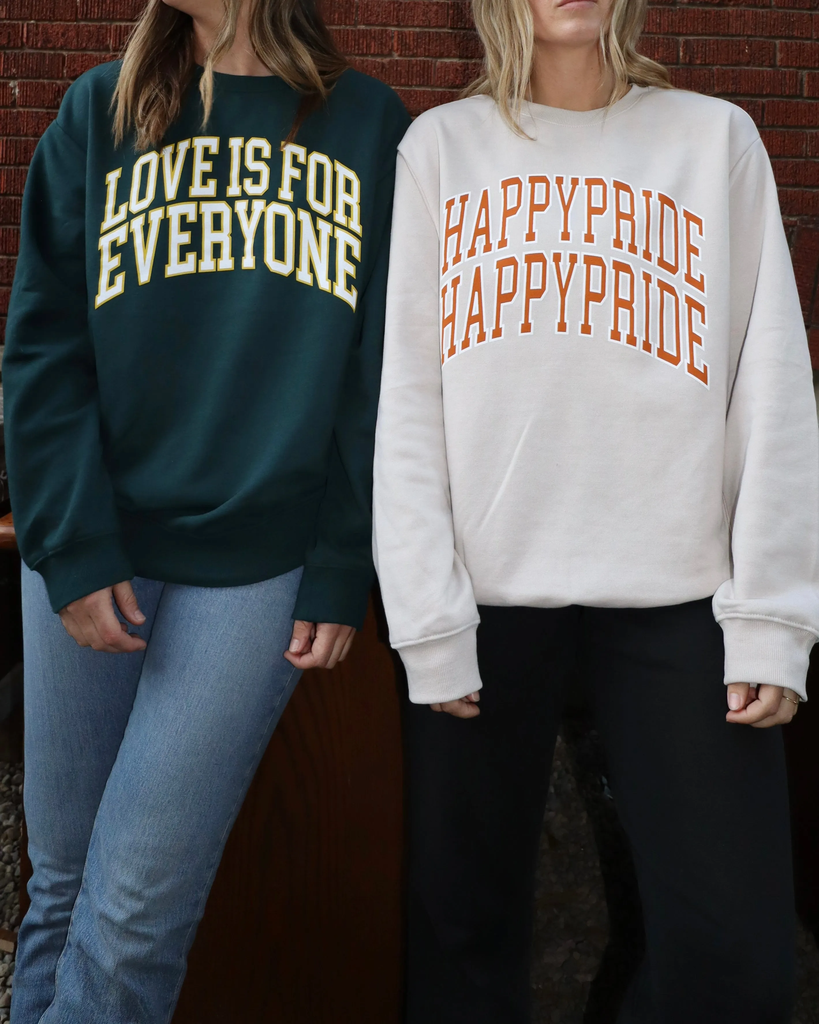 "HAPPY PRIDE" Relaxed Crewneck (VINTAGE RUST)