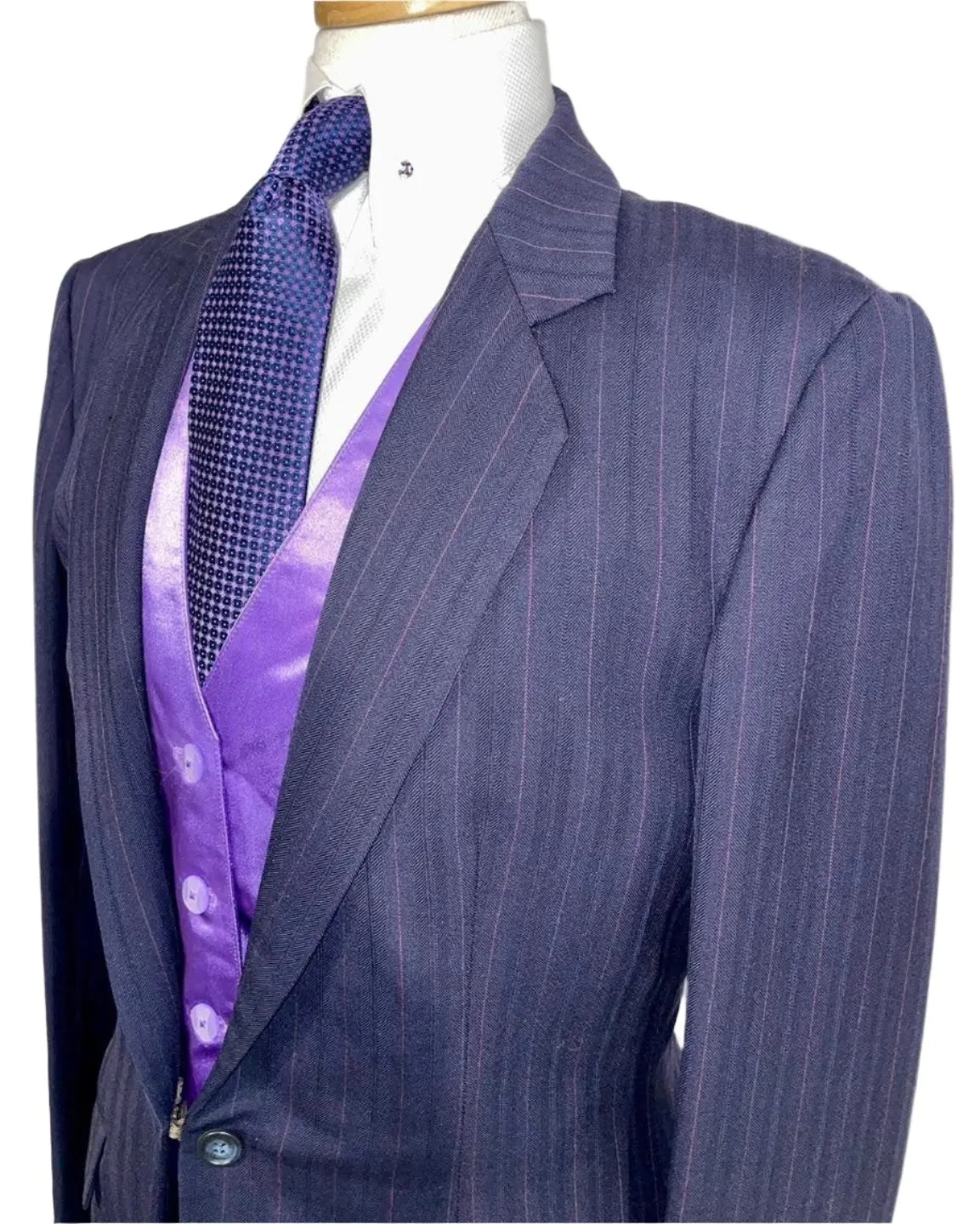 Show Season, Ladies Day Suit
