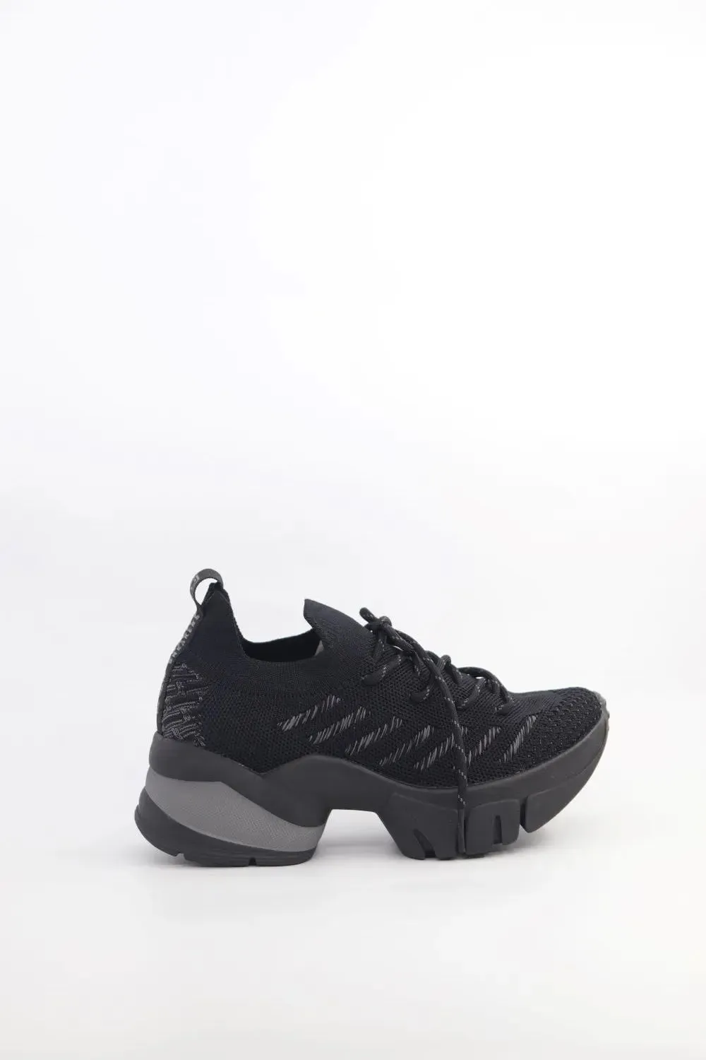 Trainer