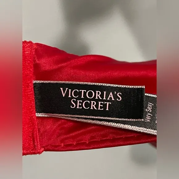Victoria’s Secret Red Embellished Women's Bra
