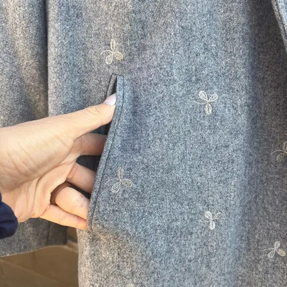 VINTAGE Elegant Gray Embroidered open front Coat