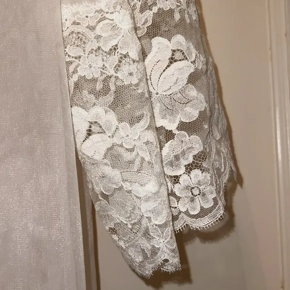 Vintage Henson Kickernick sheer lace trim long robe size 32